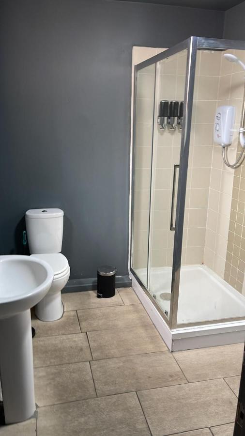 Town Center Large 2 Bedroom Apartment- Sleeps Up To 6 - Dogs Welcome - 2 Minutes From Train Station Μπλάκπουλ Εξωτερικό φωτογραφία